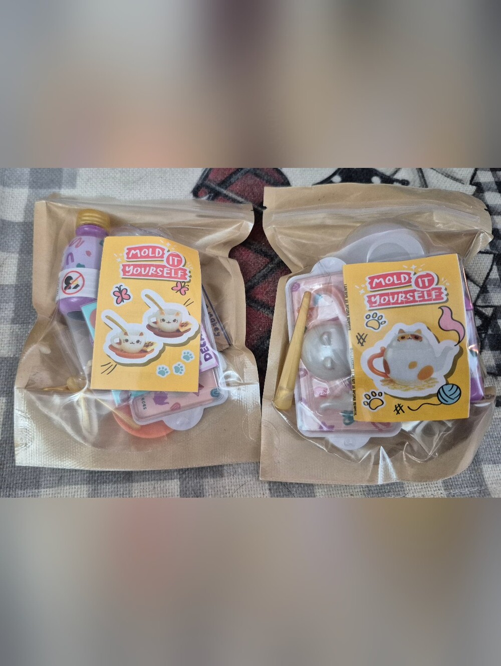 Miniverse Mold-It-Yourself Cat Cups And Cat Tea Top Resin Craft Kit